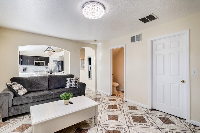 Building Photo - 14229 Shenandoah St