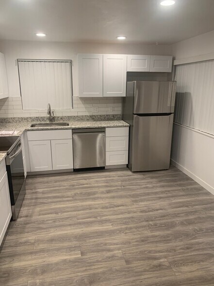 Building Photo - 210 S 400 E