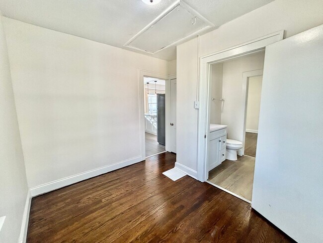 Building Photo - Fully Renovated 2-Bedroom Home with Back Deck, Basement & Off-Street Parking