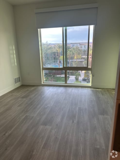 Building Photo - 4335 S Grand Canyon Dr