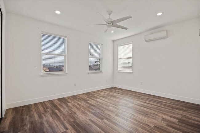 Building Photo - Charming Meriam Park Home with Backyard & Garage