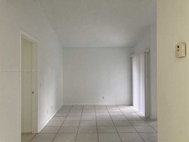 Building Photo - 1450 Springside Dr