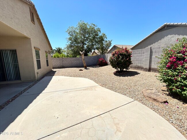 Building Photo - 17218 W Country Gables Dr