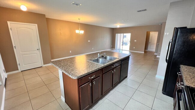 Building Photo - Charming 3 Bedroom, 2 Bathroom Home in Kissimmee!!