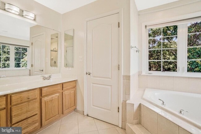 Building Photo - 9980 Cyrandall Dr