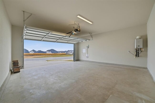 Building Photo - 4501 Bridal Veil Dr