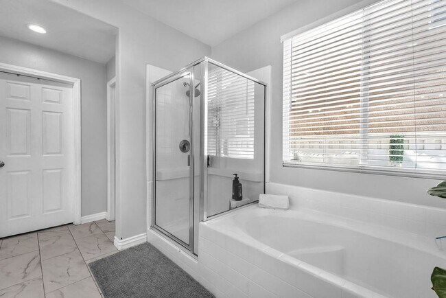 Building Photo - 469 Partridge Ln