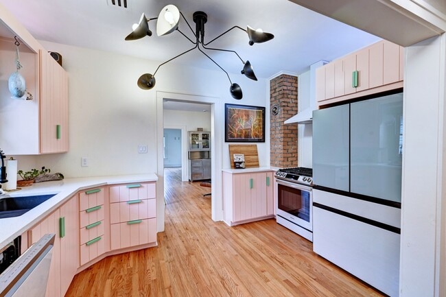 Building Photo - 3715 Avenue S 1/2