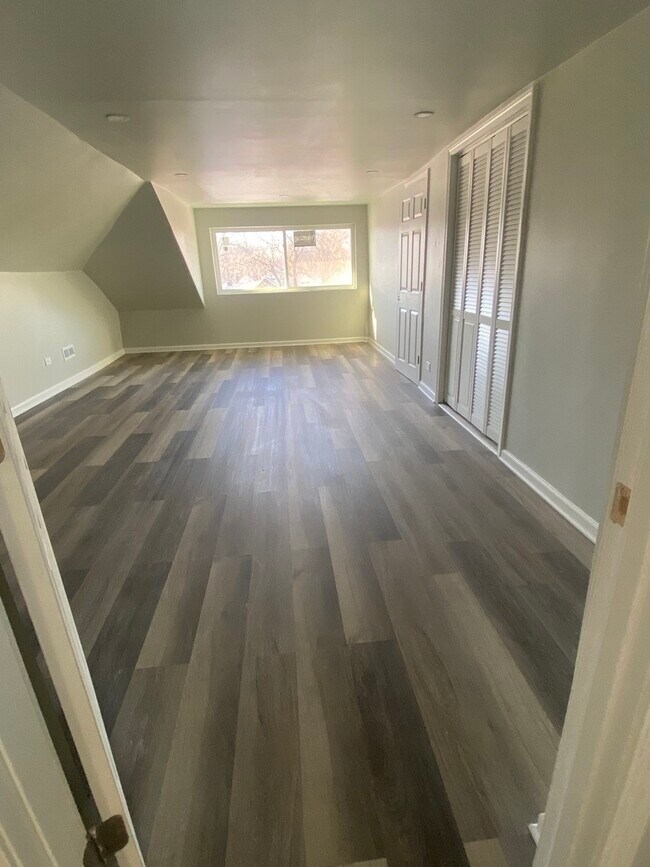 Building Photo - 8046 S Manistee Ave