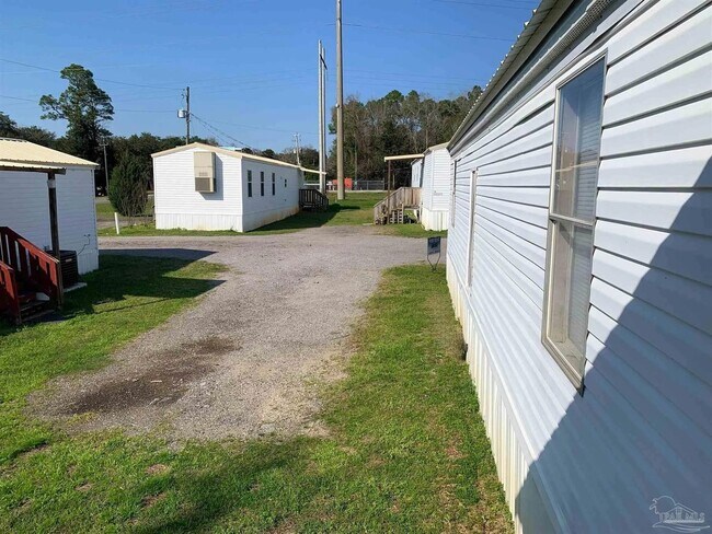 Building Photo - 4716 Chumuckla Hwy