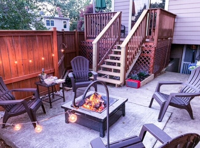 Building Photo - Petworth Stunner with Garage