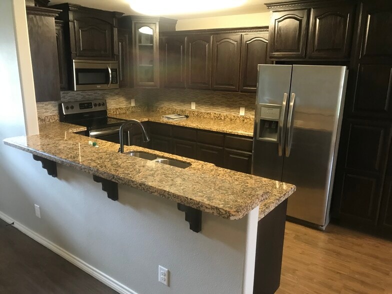 Kitchen - 2909 Alice Ln