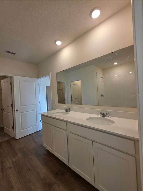 Building Photo - 1013 Champion Ridge Dr
