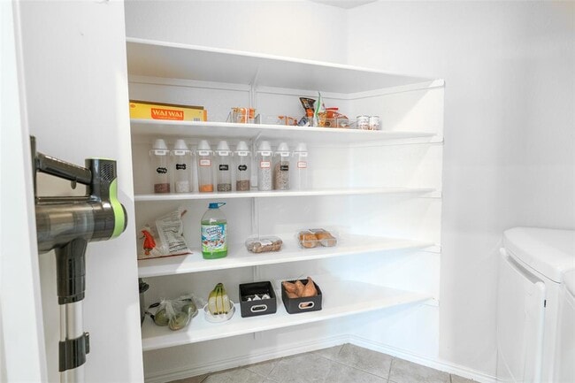 Building Photo - 5409 Rimes Ct