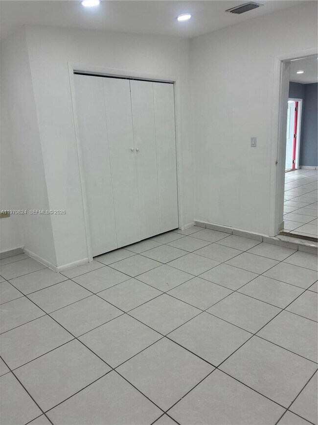 Building Photo - 17201 SW 117th Ct