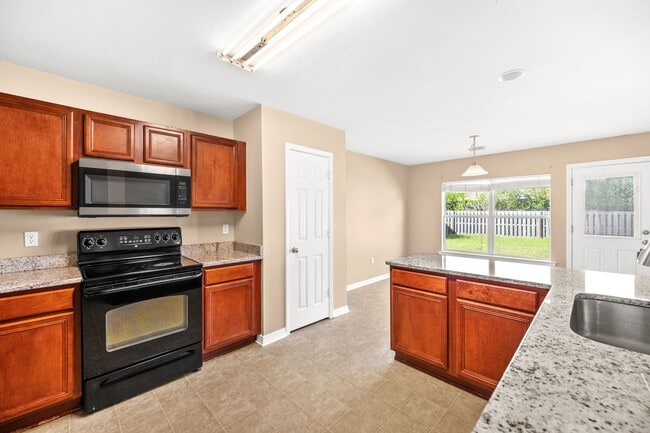 Building Photo - 3235 Bellingrath Dr