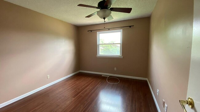 Building Photo - 5203 Hana Rd