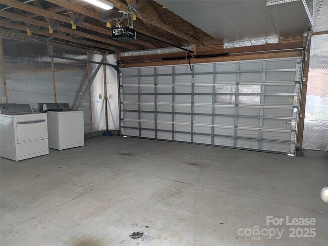 Building Photo - 103 Chawton Ln