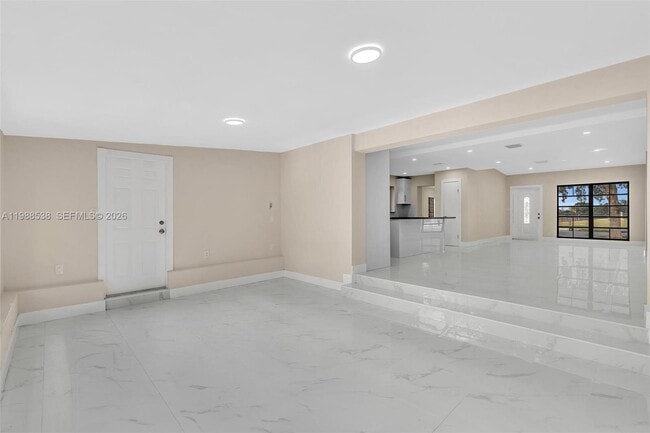 Building Photo - 1600 SW 9th St