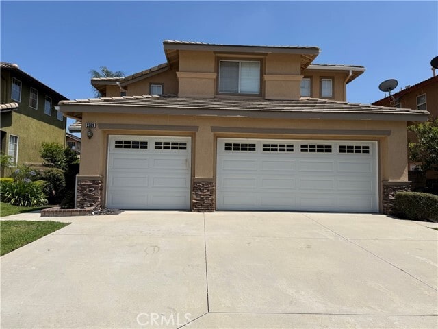 Building Photo - 5569 Hunt Club Dr