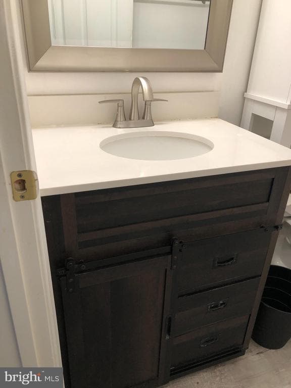 Building Photo - 1055 Gardenview Loop