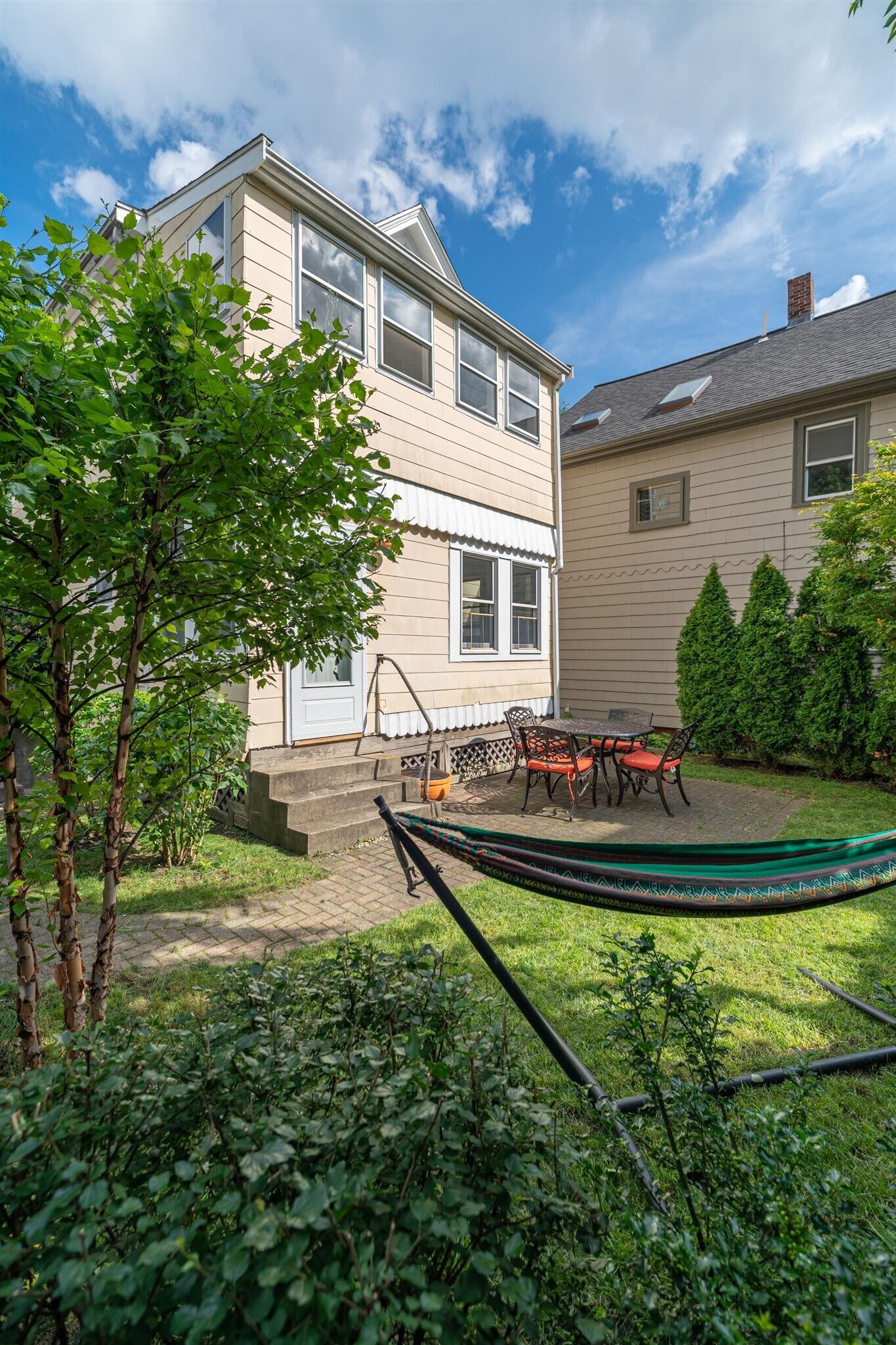 Building Photo - 11 Hinckley St