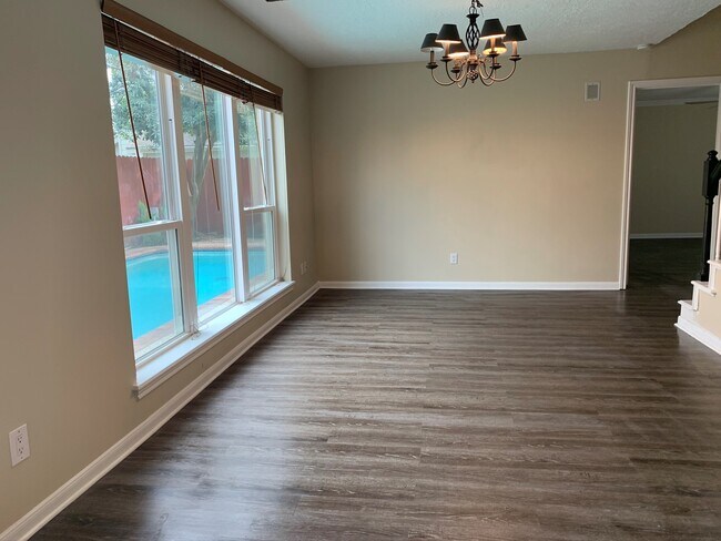 Building Photo - 14135 Sandfield Dr
