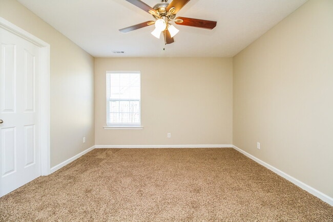 Building Photo - 2244 Rosecran Cir