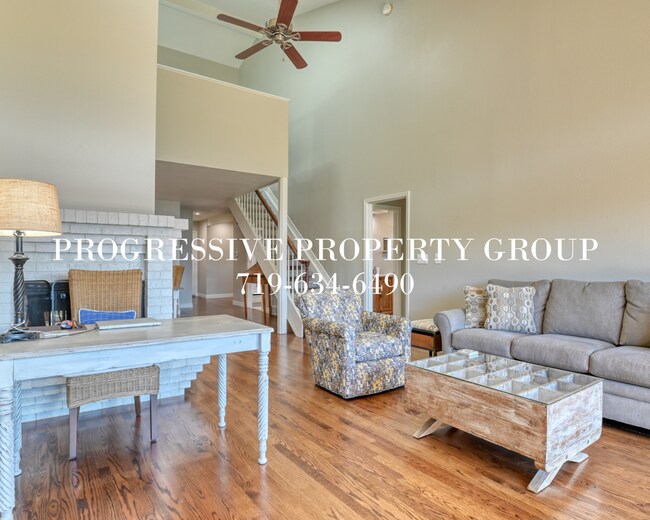 Building Photo - 1120 Hill Cir