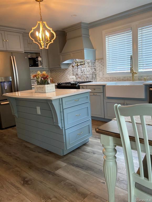 Building Photo - 286 Beachview St