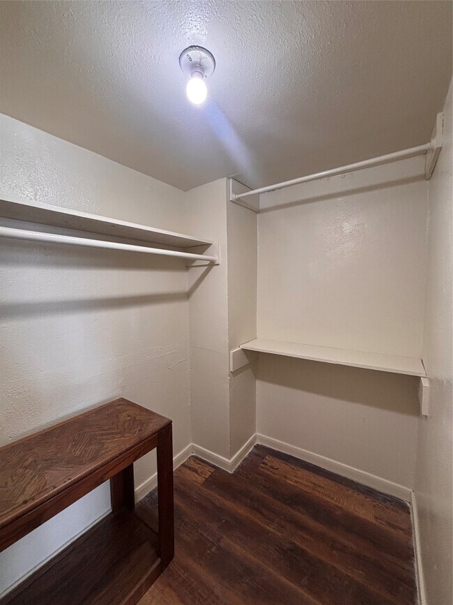 Building Photo - 2110 Wilcrest Dr