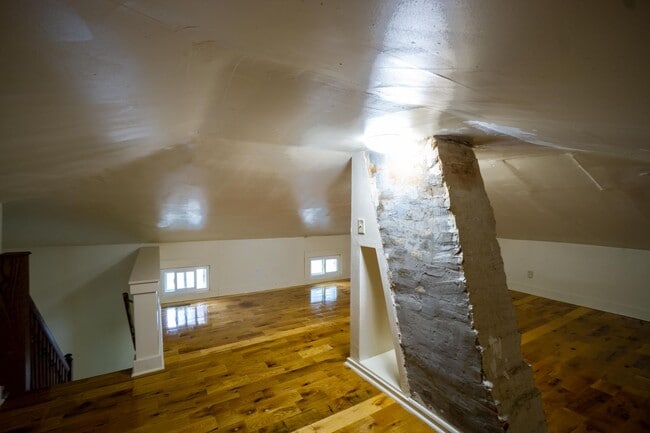 Building Photo - 107 Bristol Pl