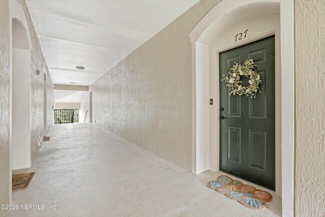 Building Photo - 7990 Baymeadows Rd