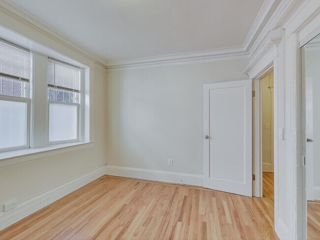 Primary Photo - 655 Hyde St
