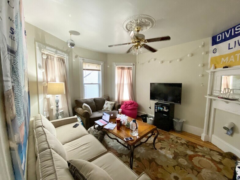 Building Photo - 97 Calumet St