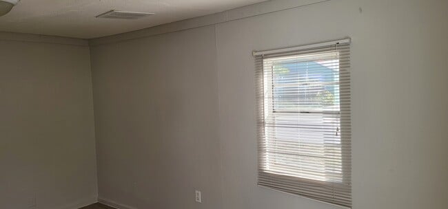 Building Photo - 3257 57th Ave N