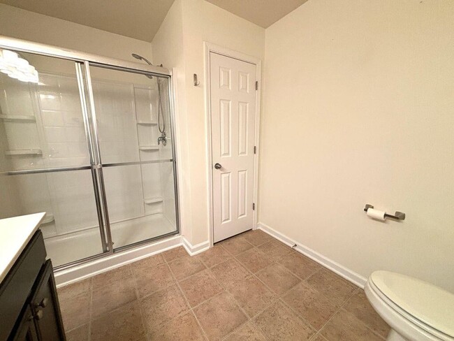 Building Photo - Available Now-Beautiful 4 BR/3BA Home