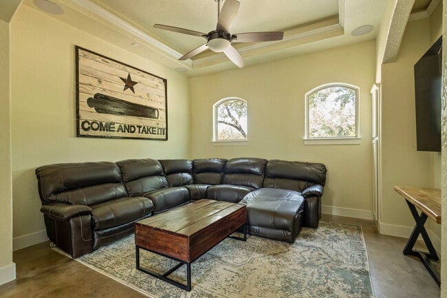 Building Photo - 1194 Vaquero Wy