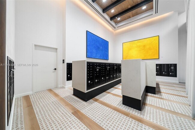 Building Photo - 225 N Miami Ave