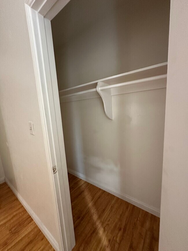 large bedroom closet - 1522 N Sycamore St