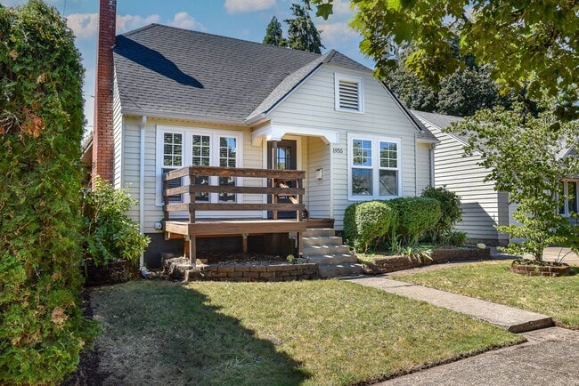 Building Photo - 4 Bedroom 2 Bathroom Home in Salem