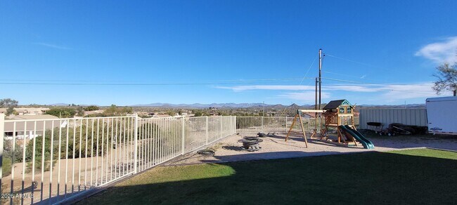 Building Photo - 900 W Hermosa Dr