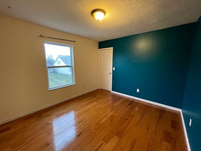 Building Photo - 6170 Ravenhill Rd