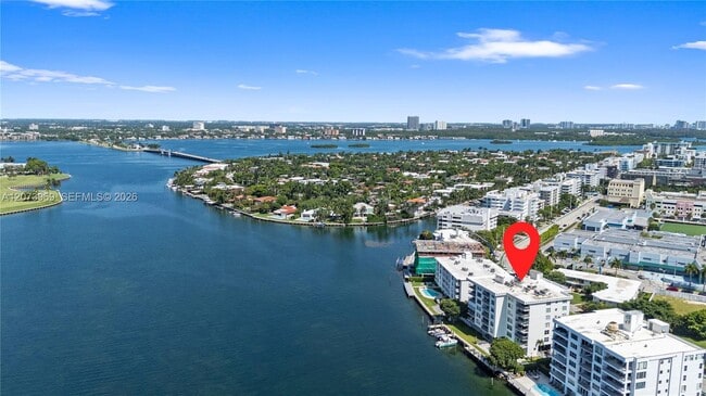 Building Photo - 9250 W Bay Harbor Dr