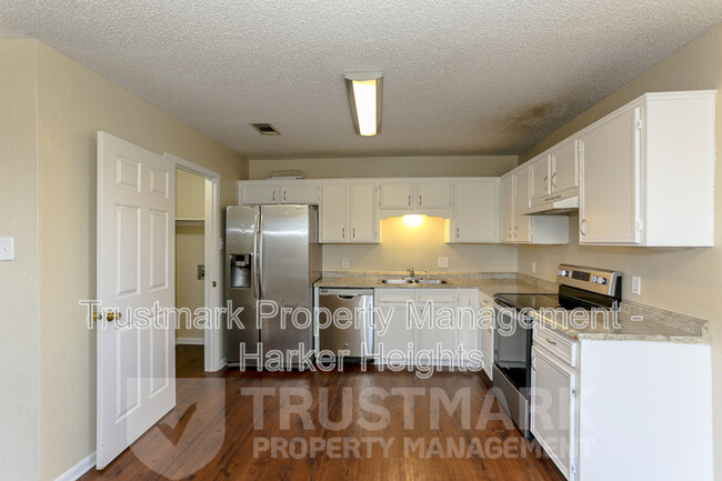 Building Photo - 3103 Courtney Ln