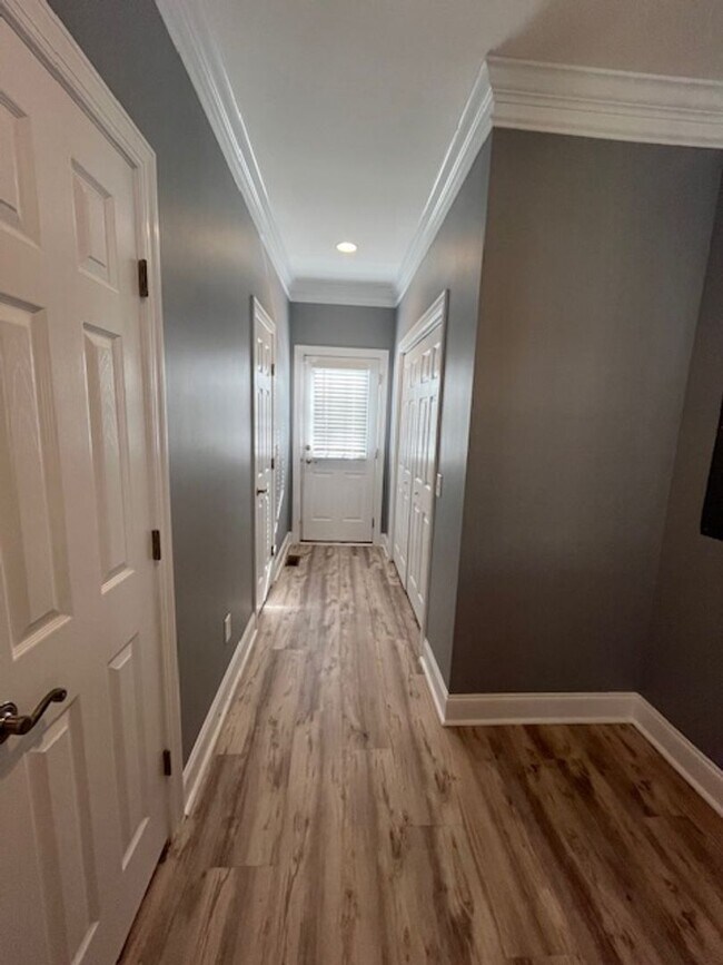 Building Photo - Lovely Home in the Love Grove subdivision!