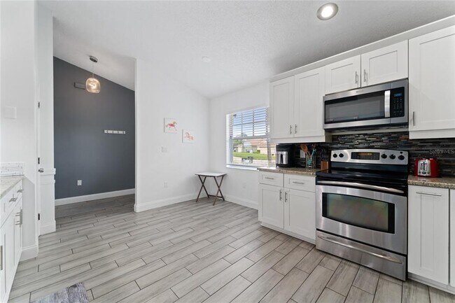 Building Photo - 5565 Loma Vista Loop