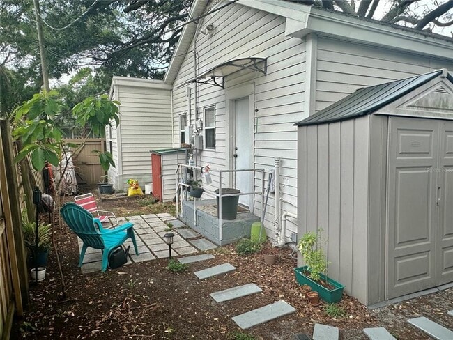 Building Photo - 310 21st Ave S