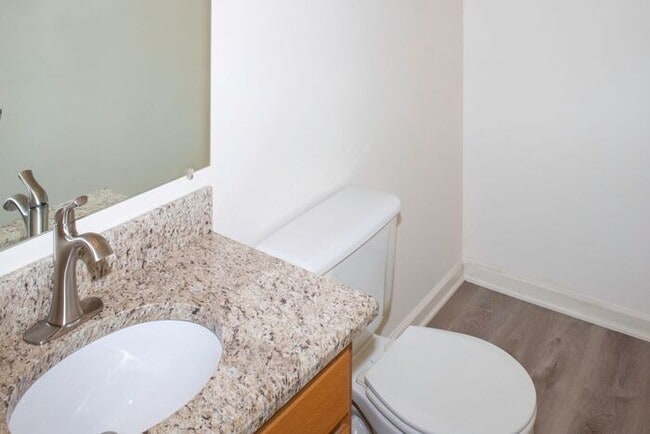 Building Photo - Updated 2BR 2.5BA Home w/ Lake Access • New Countertops • Patio in Farragut