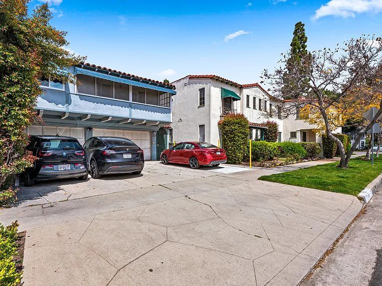 Building Photo - 1005 Hi Point St